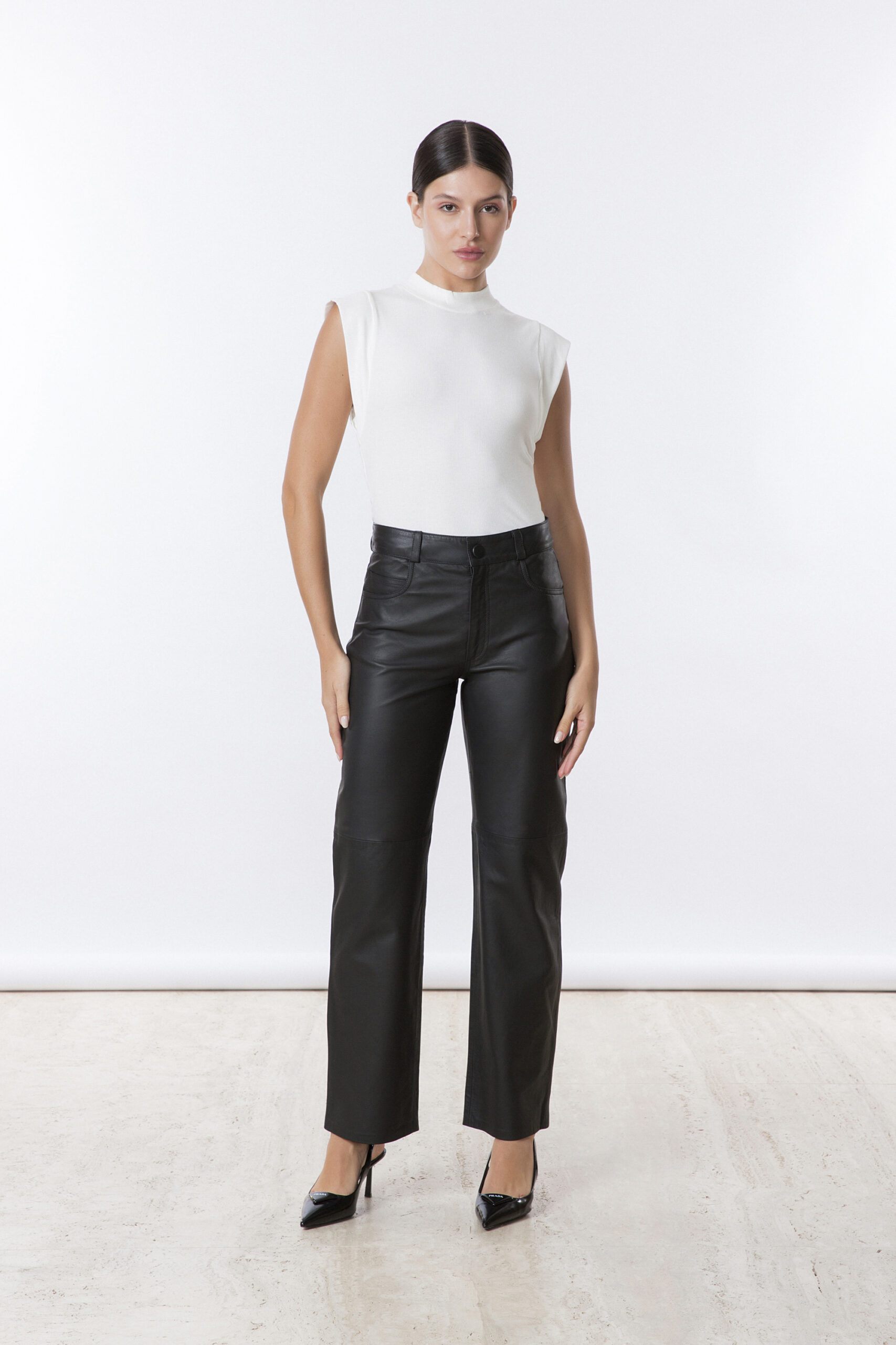 15503928806-fernanda-sonda-aw26-1906-2-1.jpg BLUSA HANNAH BRANCA - Imagem 1